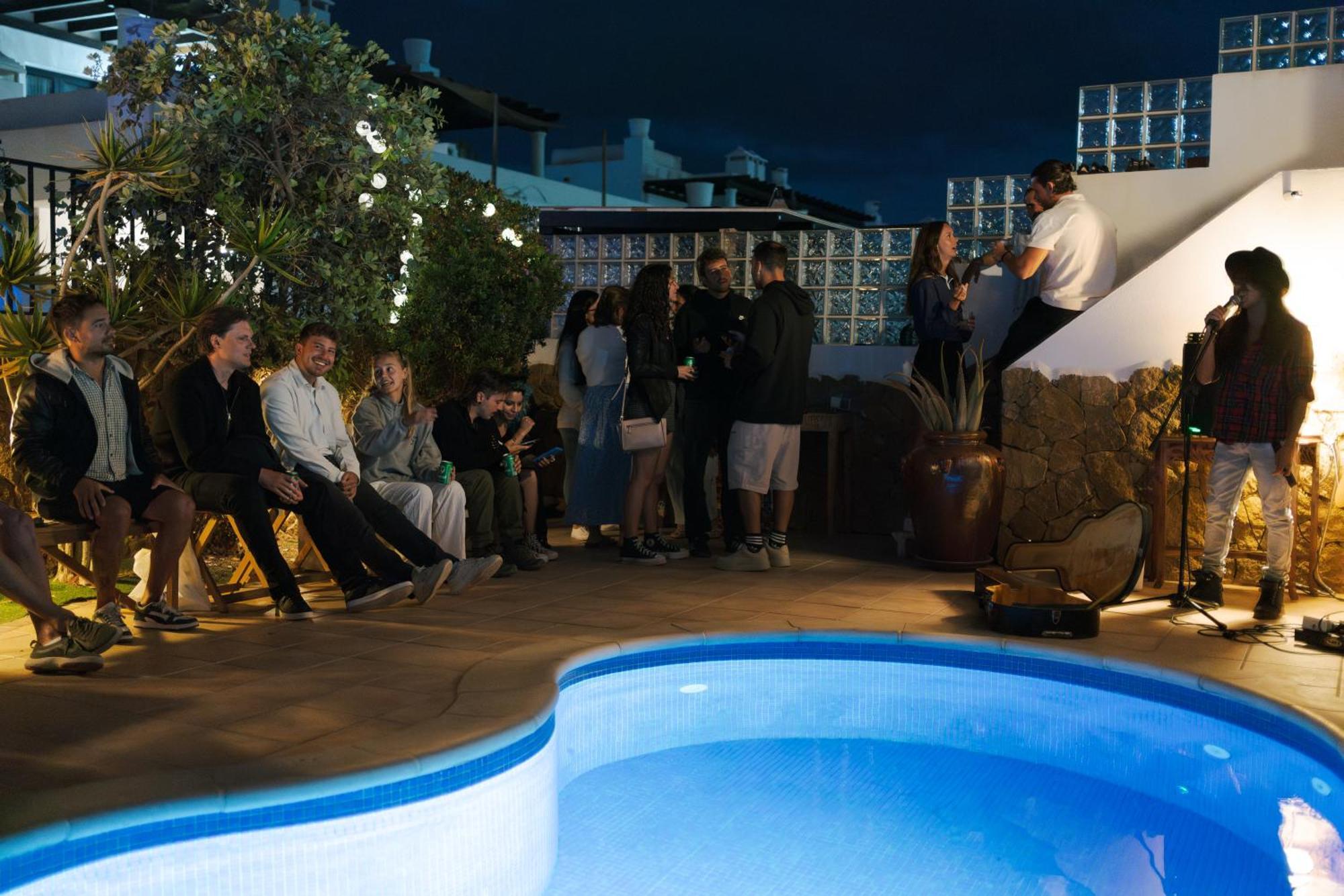 Maison d'hôtes Coco Surfhouse - Coworking Coliving Corralejo